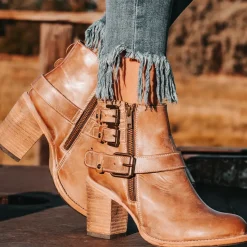 Sale Bolo Womens Booties