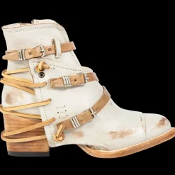 New Crue Womens Boots