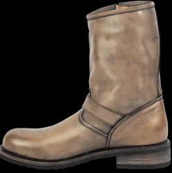 Sale Easton Mens Street